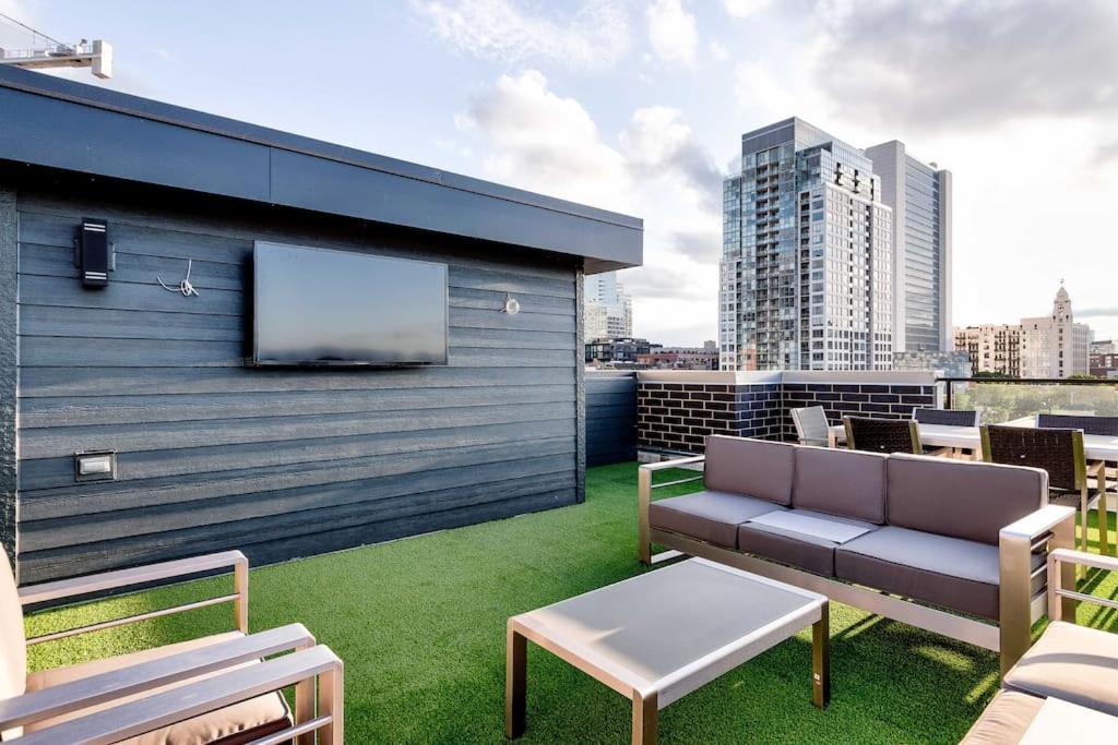 Вілла Breathtaking Downtown Penthouse A - Sleeps 11 Чикаго Екстер'єр фото